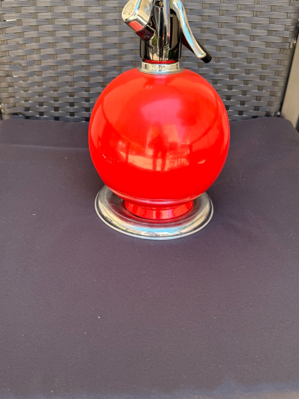 Vintage Mid Century Red Metal Globemaster seltzer water bottle Barware with base